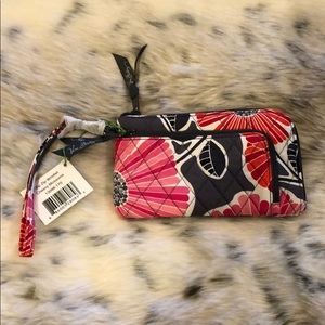 Vera Bradley zip zip wristlet. BNWT